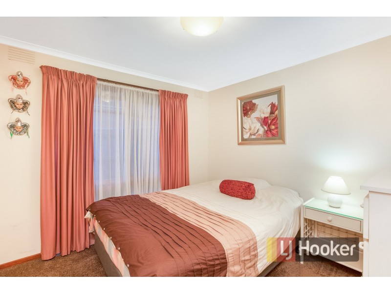 86 John Fawkner Drive, Endeavour Hills VIC 3802