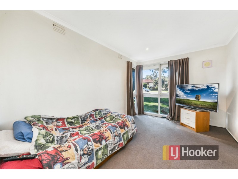 22 James Cook Drive, Endeavour Hills VIC 3802