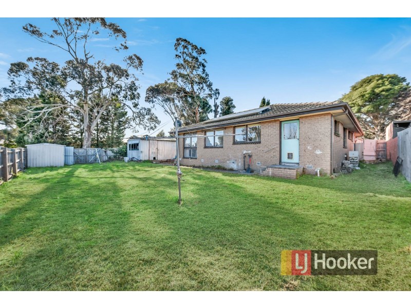 22 James Cook Drive, Endeavour Hills VIC 3802