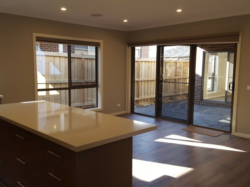 30 Kite Street, Clyde North VIC 3978