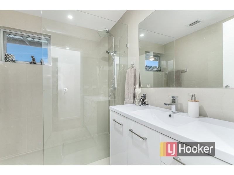 13A Amalfi Drive, Endeavour Hills VIC 3802