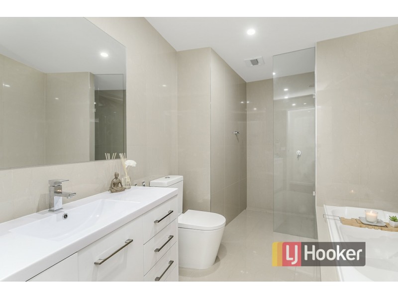 13A Amalfi Drive, Endeavour Hills VIC 3802