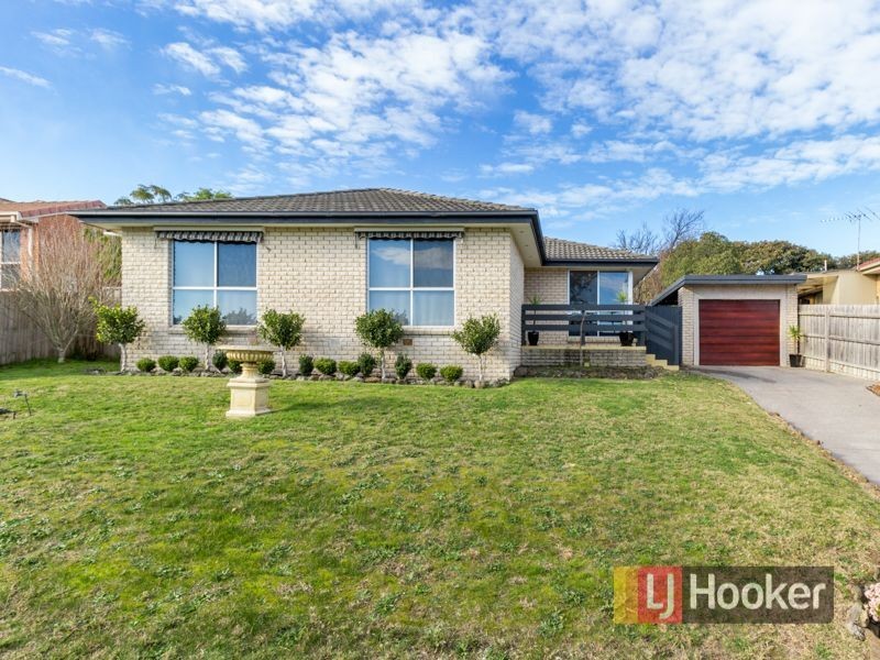 42 Matthew Flinders Avenue, Endeavour Hills VIC 3802