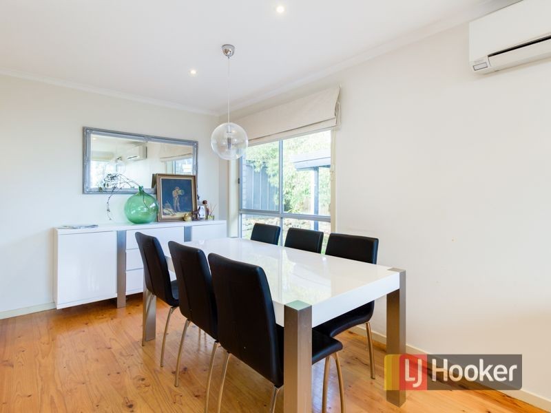 42 Matthew Flinders Avenue, Endeavour Hills VIC 3802