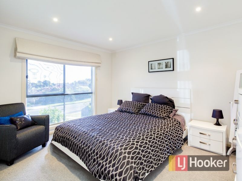 42 Matthew Flinders Avenue, Endeavour Hills VIC 3802