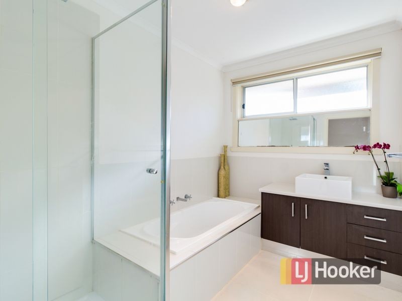 42 Matthew Flinders Avenue, Endeavour Hills VIC 3802