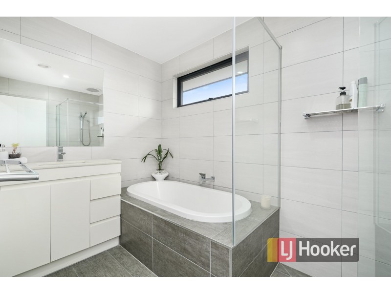 2/13 Baldwin Ave, Noble Park VIC 3174