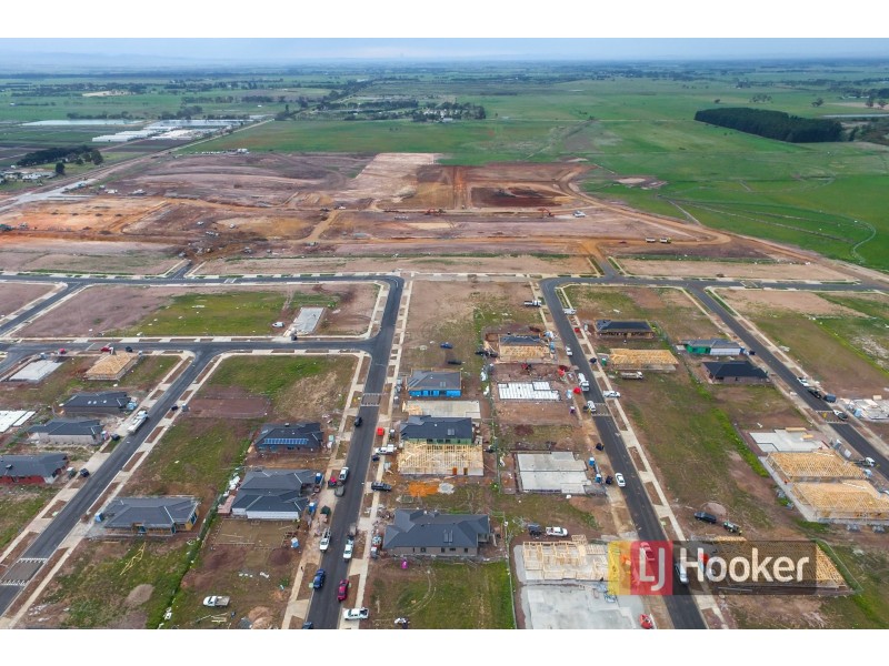 8 Adriatic Circuit, Clyde VIC 3978