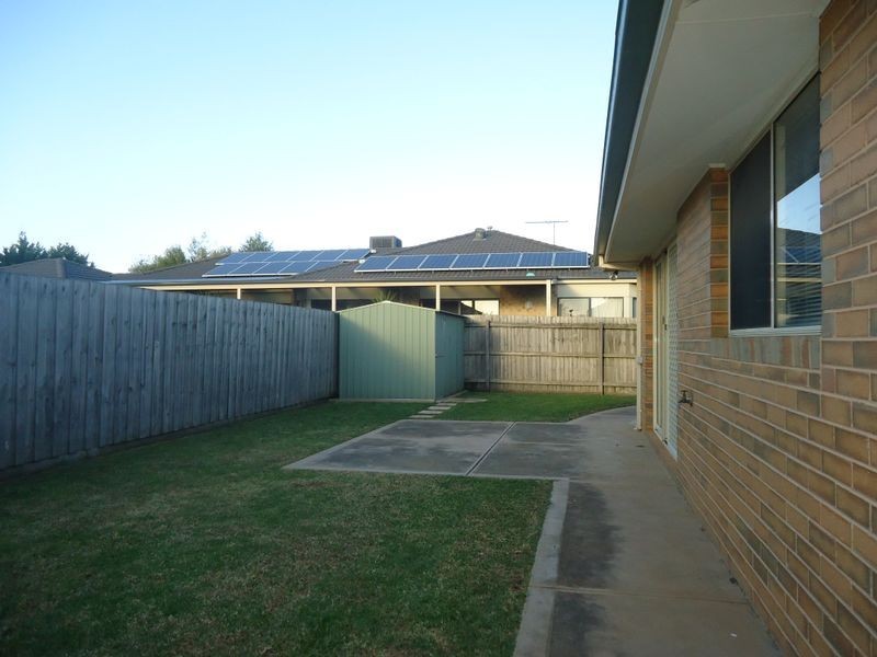 12 Terri Ester Drive, Berwick VIC 3806