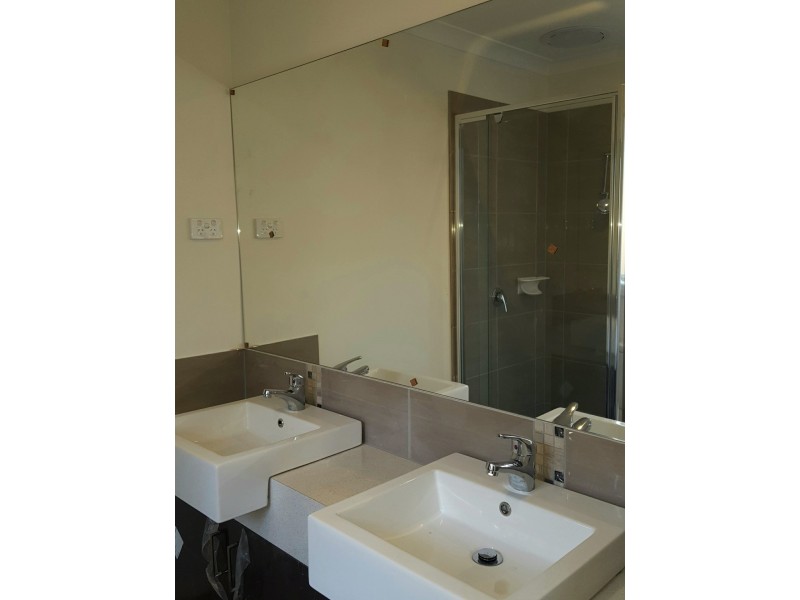 Lot 233/46 Skylark Boulevard, Clyde North VIC 3978