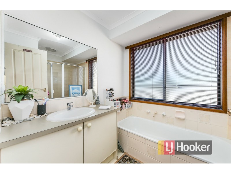 11 Dalvana Court, Hampton Park VIC 3976