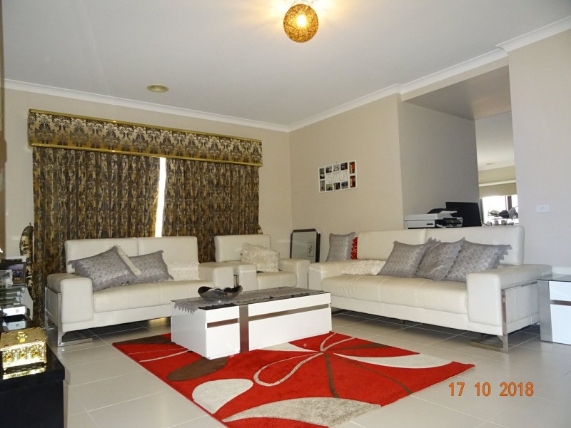 64 Sabel Drive, Cranbourne North VIC 3977