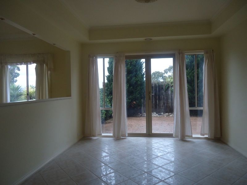 11 Grandview Terrace, Narre Warren South VIC 3805