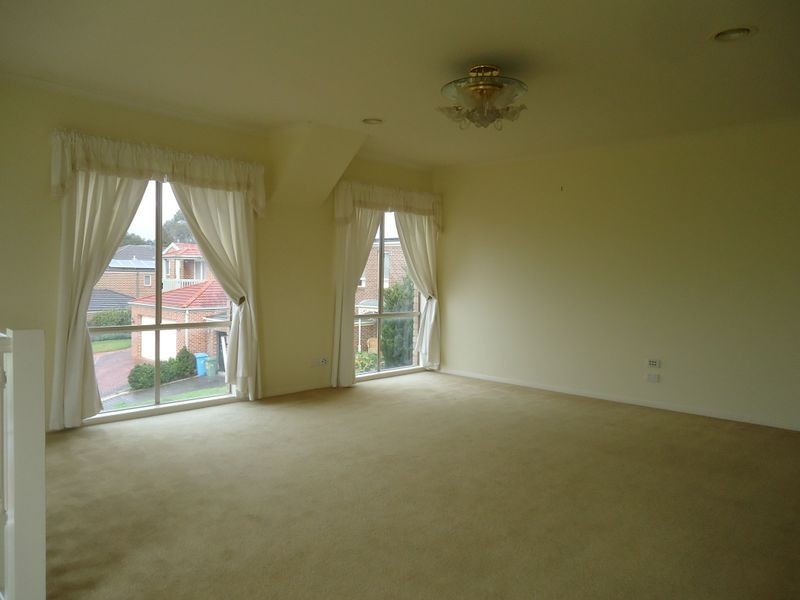 11 Grandview Terrace, Narre Warren South VIC 3805