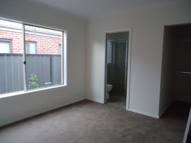 LOT 823 Elodea Way, Cranbourne North VIC 3977