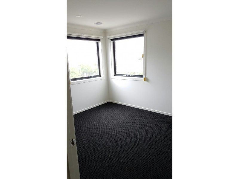 1 Agate Lane, Pakenham VIC 3810