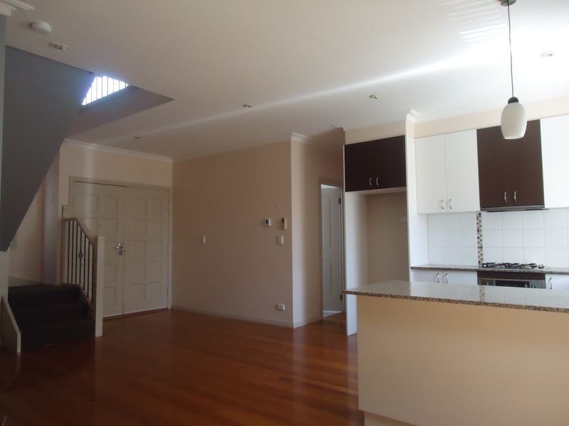 2/1 Day Street, Dandenong VIC 3175
