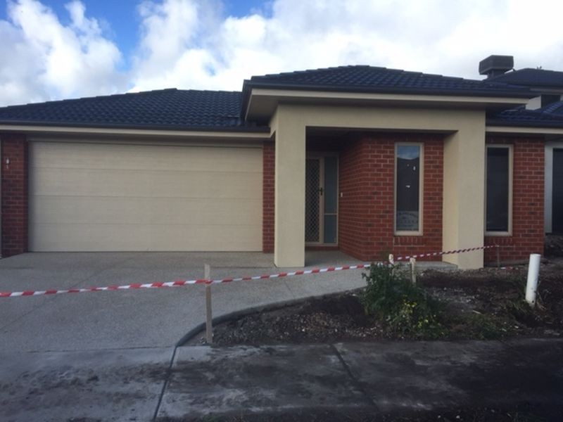 LOT 927/10 Tilia Drive, Cranbourne North VIC 3977