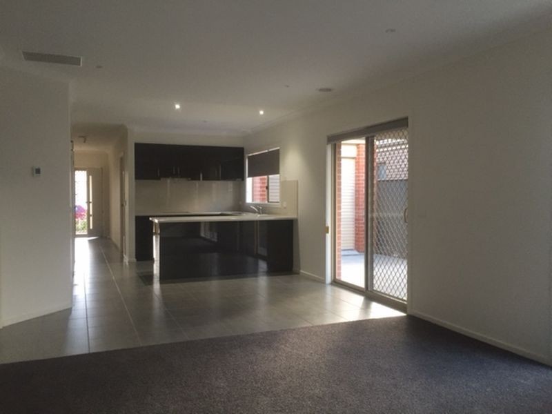 LOT 927/10 Tilia Drive, Cranbourne North VIC 3977