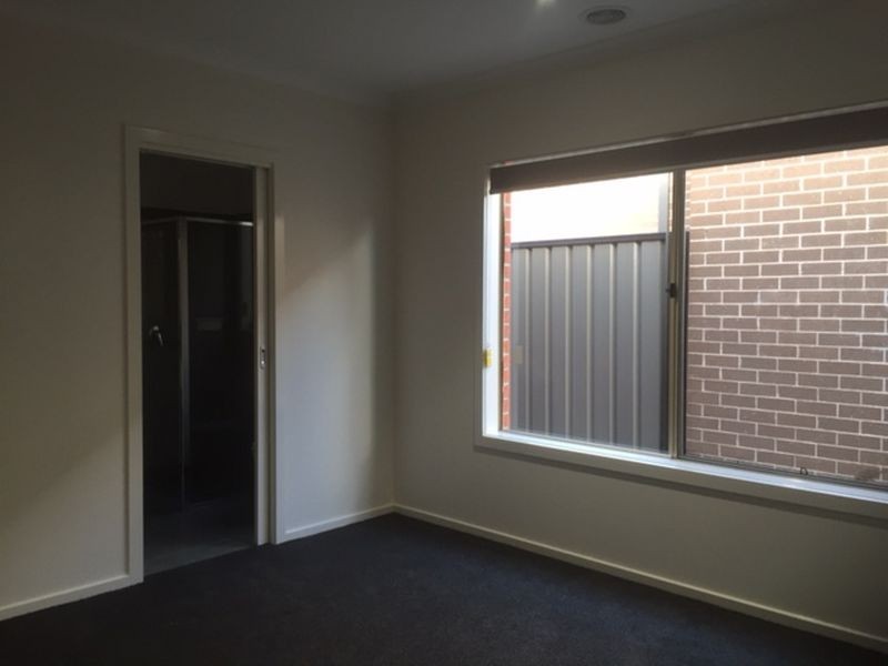 LOT 927/10 Tilia Drive, Cranbourne North VIC 3977