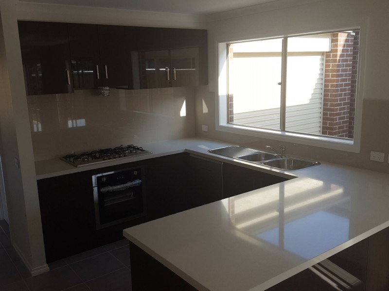 32 Speargrass Close, Clyde North VIC 3978