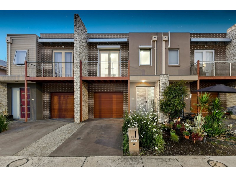 16 Allan Street, Dandenong VIC 3175