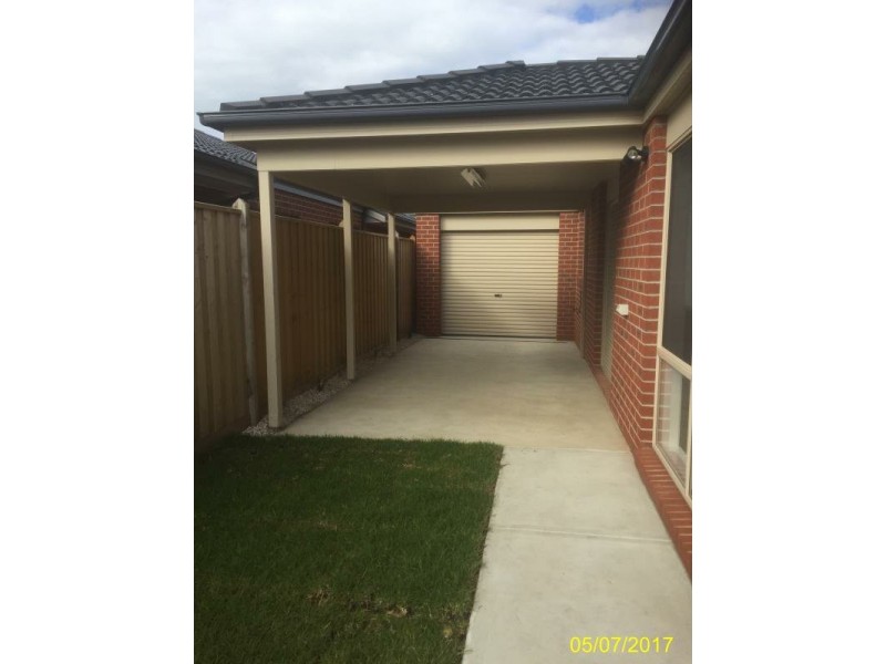 29 Springbrook Drive, Clyde North VIC 3978