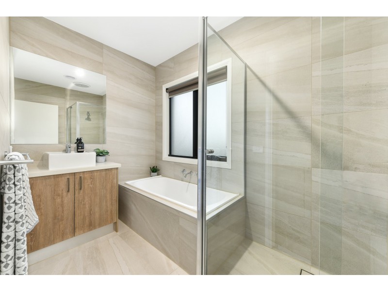 1a Magnolia Grove, Doveton VIC 3177