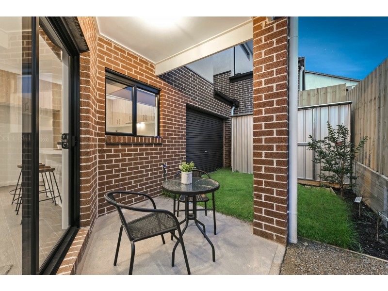 1a Magnolia Grove, Doveton VIC 3177