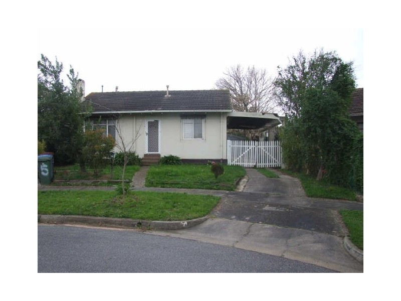 5 Page Court, Dandenong North VIC 3175