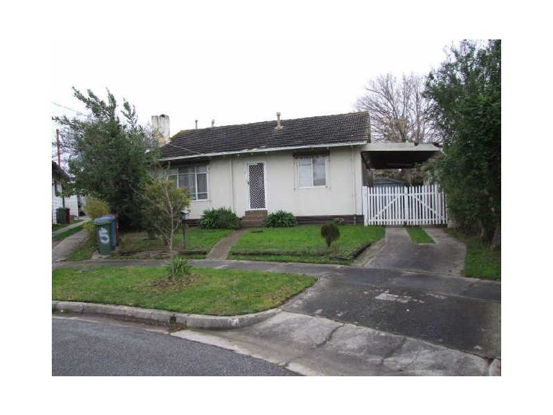 5 Page Court, Dandenong North VIC 3175