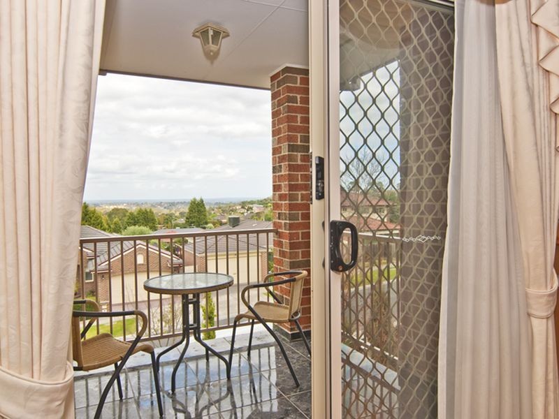 66 Lawson Way, Endeavour Hills VIC 3802