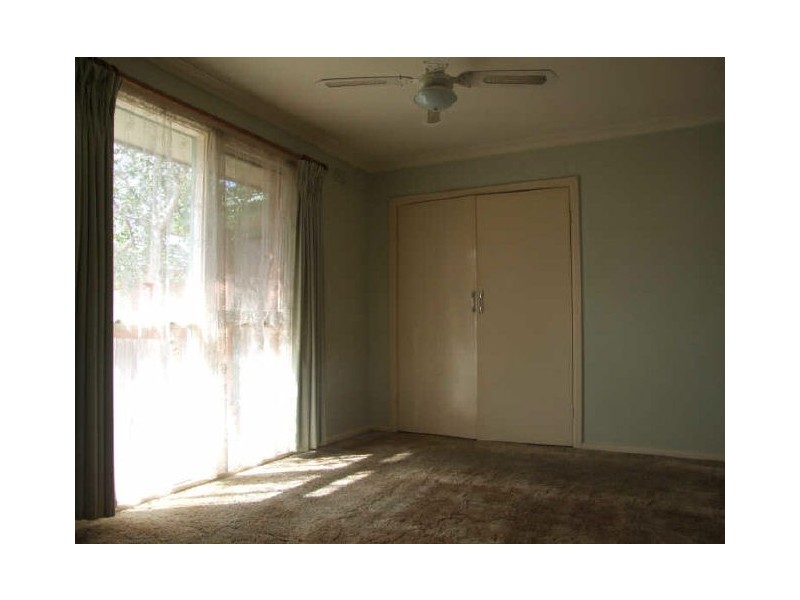 54 Shalimar Crescent, Dandenong North VIC 3175