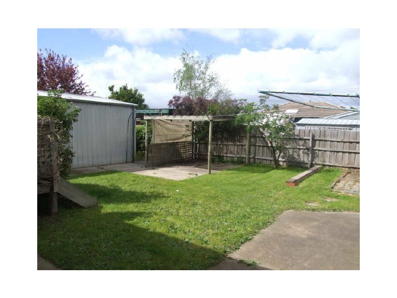 54 Shalimar Crescent, Dandenong North VIC 3175