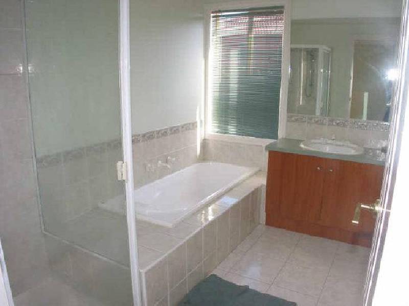 4 Winterton Court, Hallam VIC 3803