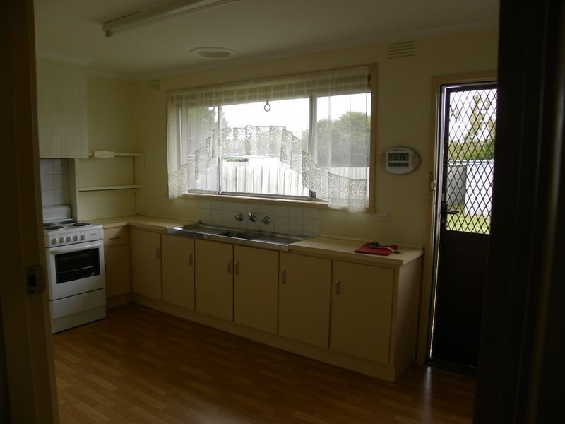 1/12 Third Avenue, Dandenong North VIC 3175