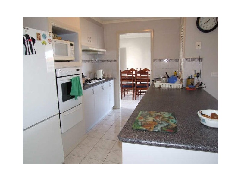 8 Balmaceda Court, Berwick VIC 3806