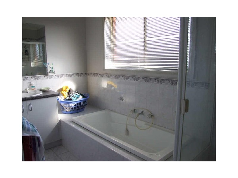 8 Balmaceda Court, Berwick VIC 3806
