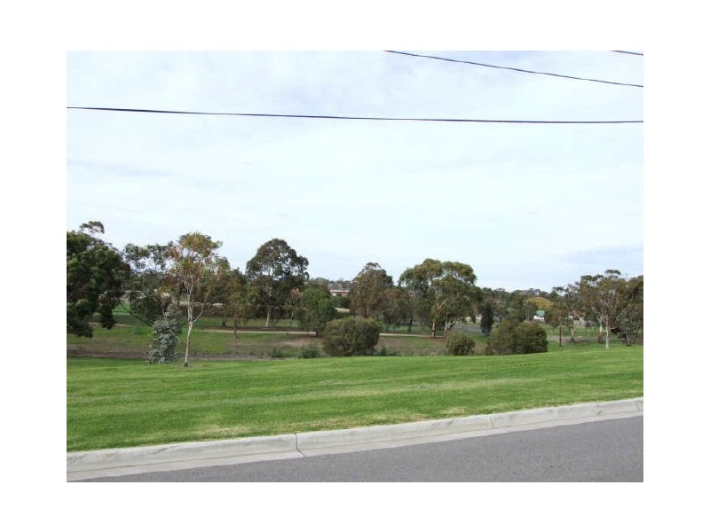 136 Paperbark Street, Doveton VIC 3177