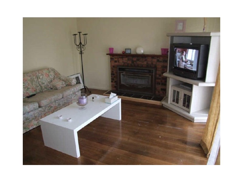 10 Elmhurst Street, Noble Park North VIC 3174