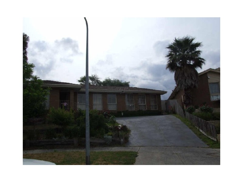 11 Dalvana Court, Hampton Park VIC 3976