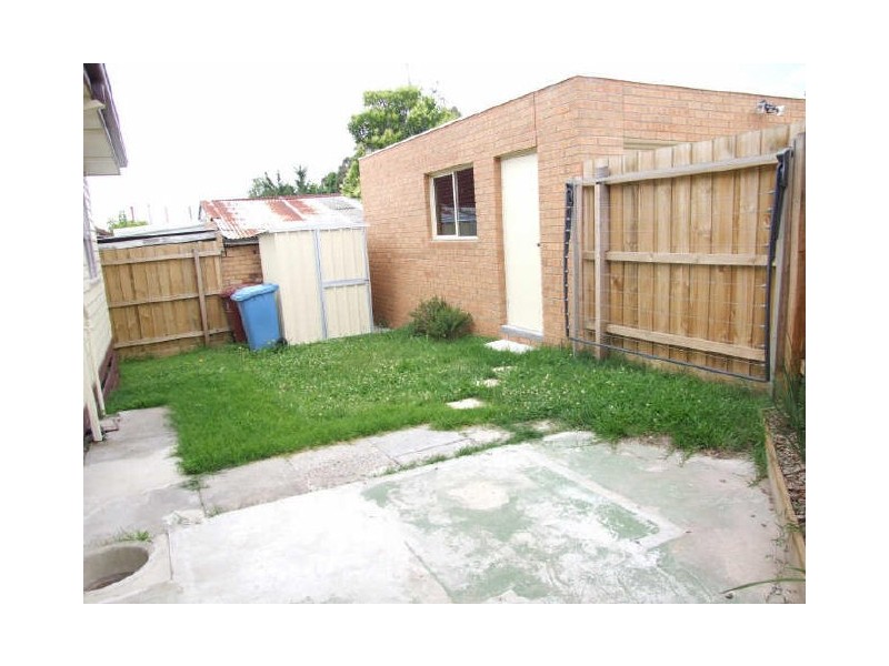 Unit 1/12 Burrows Avenue, Dandenong VIC 3175