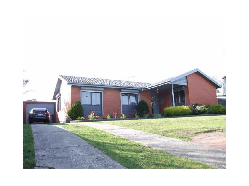 15 Amalfi Drive, Endeavour Hills VIC 3802