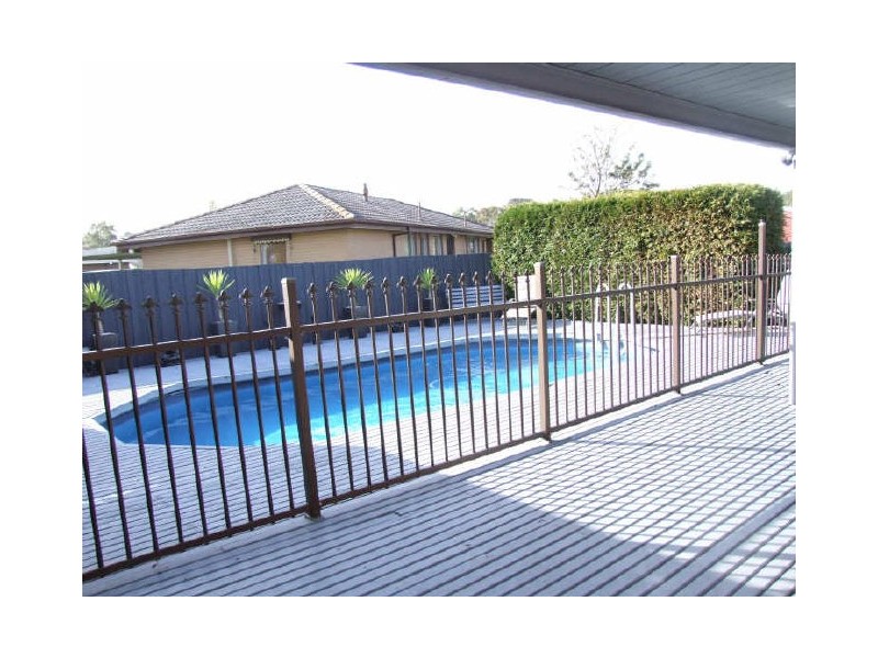 15 Amalfi Drive, Endeavour Hills VIC 3802