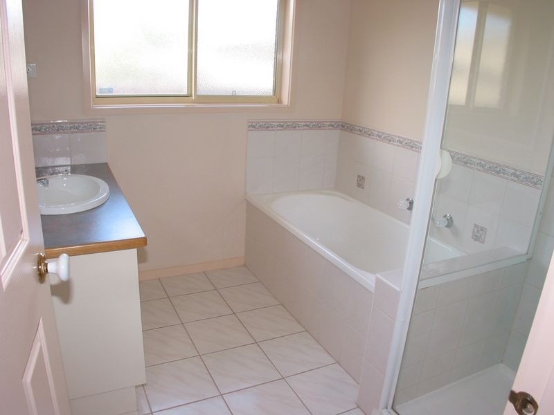 2/16 Gwenda Street, Dandenong VIC 3175