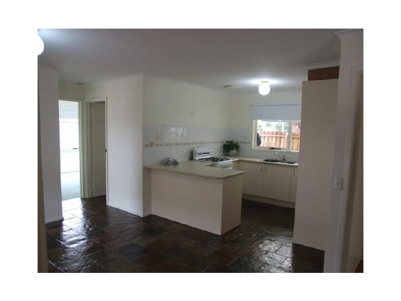 10 Garryowen Crescent, Narre Warren VIC 3805