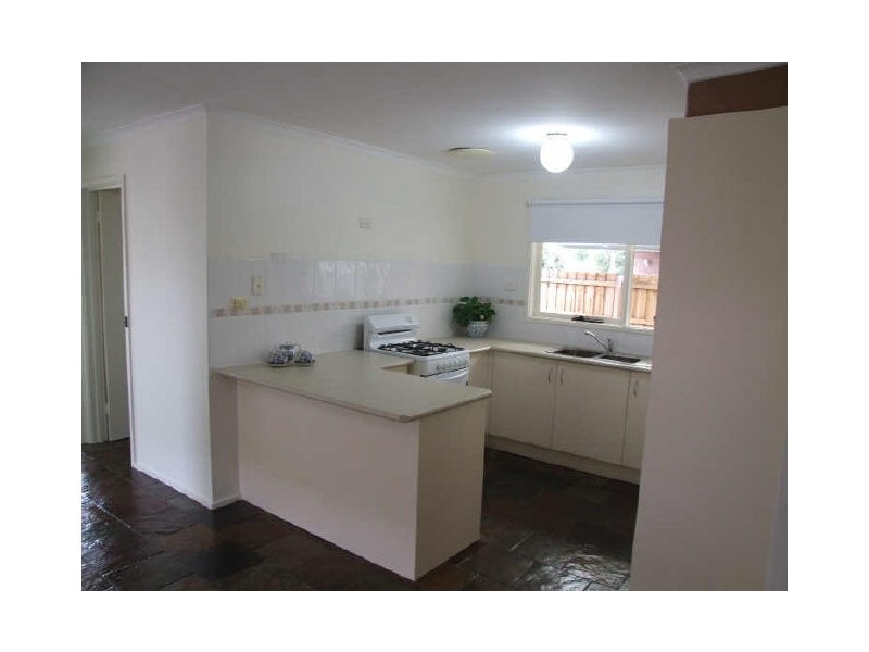 10 Garryowen Crescent, Narre Warren VIC 3805