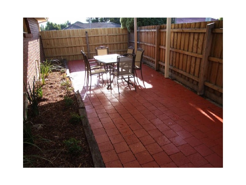 10 Garryowen Crescent, Narre Warren VIC 3805