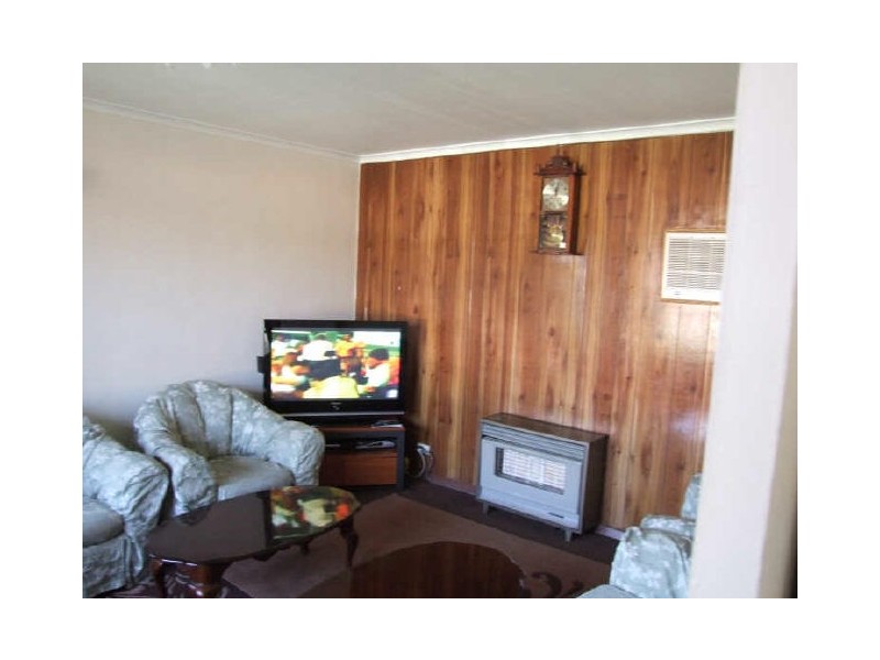 8 Pittosporum Grove, Doveton VIC 3177