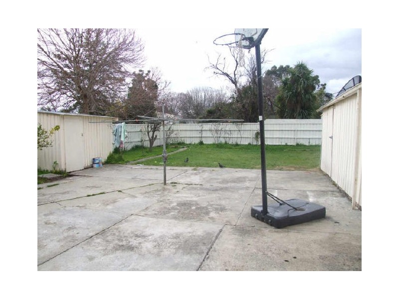 8 Pittosporum Grove, Doveton VIC 3177